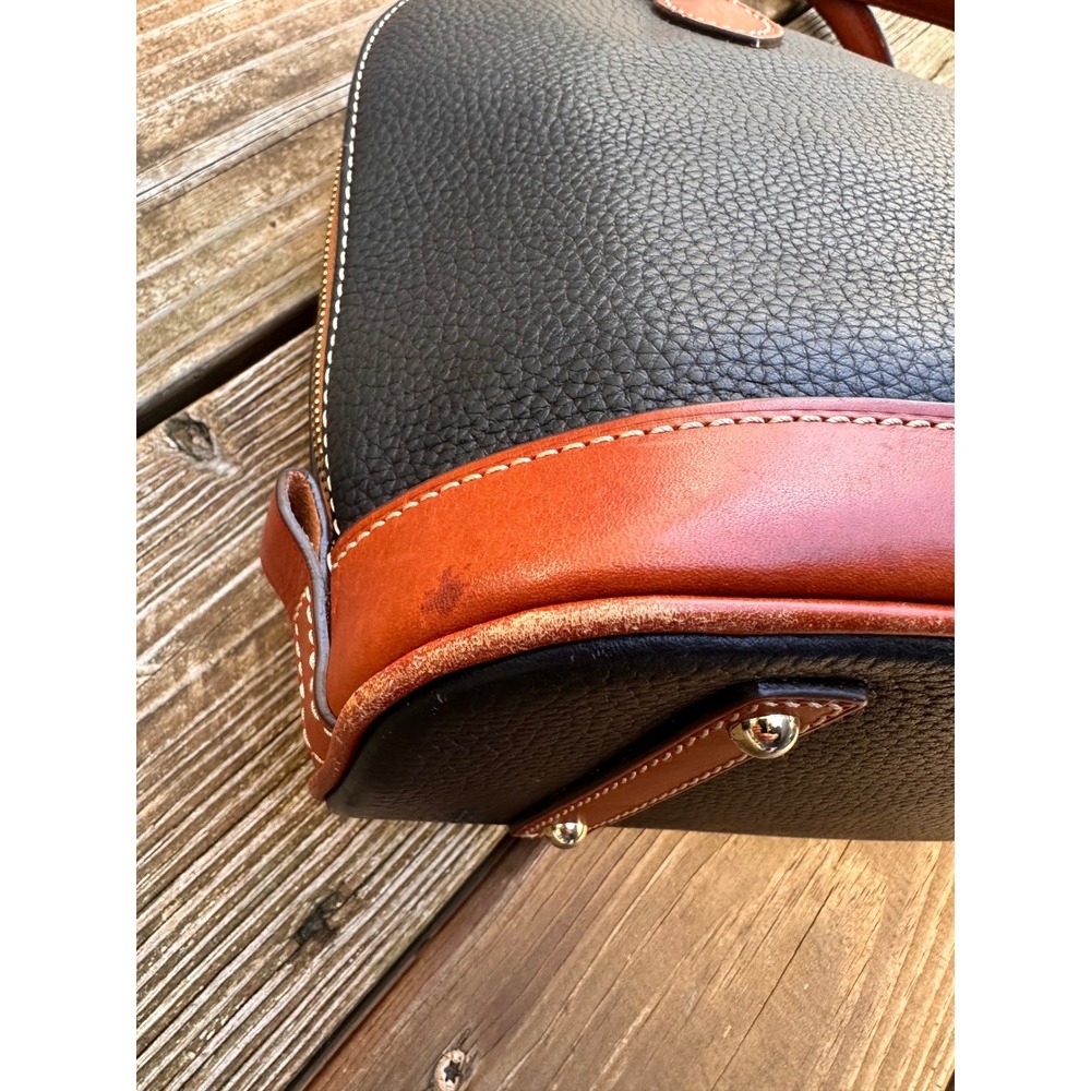 Dooney & Bourke Black British Tan Zip Pebble Grain Leather Dome Handbag - Picture 5 of 11